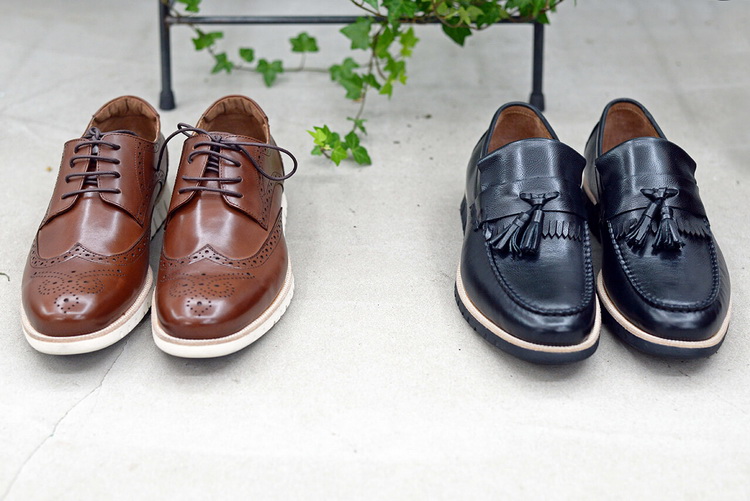 圖片中有一雙或多雙皮鞋，紳士鞋，男士皮鞋